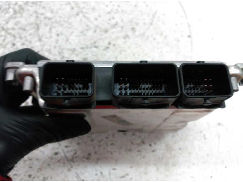 Recambio de centralita motor uce para peugeot 206 berlina referencia OEM IAM 9651256880 0281011525 BOSCH