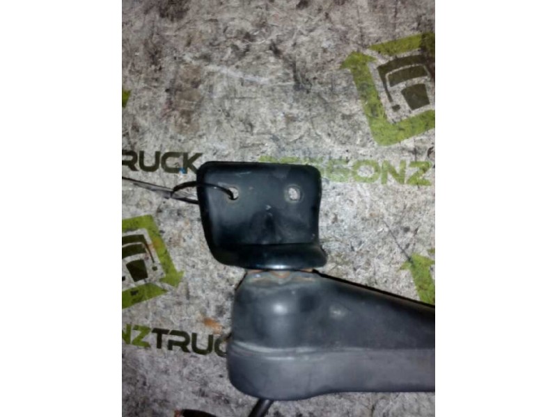Recambio de brazo retrovisor derecho para scania trucks serie 3 143 h/ 450 (450cv) referencia OEM IAM   