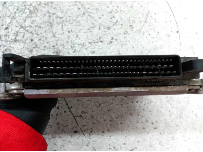 Recambio de centralita motor uce para peugeot 406 berlina (s1/s2) srdt referencia OEM IAM 9635157280 0281001978 BOSCH