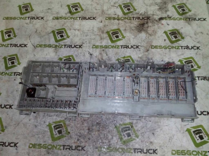 Recambio de caja reles / fusibles para scania trucks serie 4 164 l/480 (480cv) referencia OEM IAM 1320850 1300806 