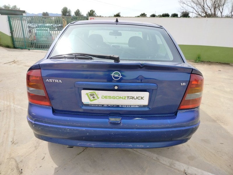 opel astra g berlina del año 2003