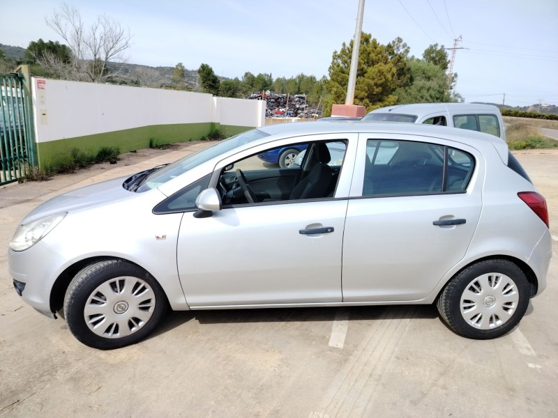 opel corsa d del año 2009