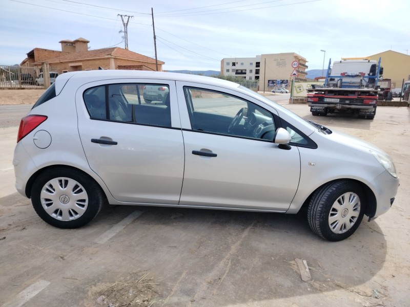 opel corsa d del año 2009