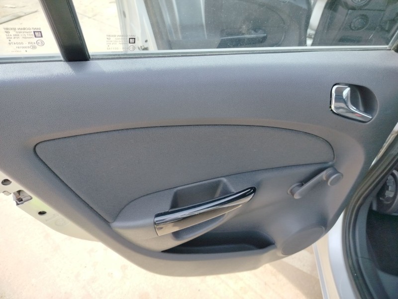 opel corsa d del año 2009