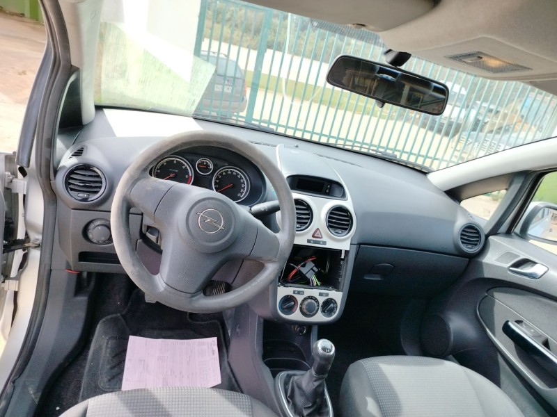 opel corsa d del año 2009