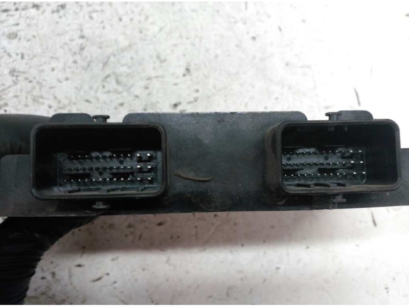 Recambio de centralita motor uce para peugeot 206 berlina x-line referencia OEM IAM 9641390180 9646672880 R04080030C