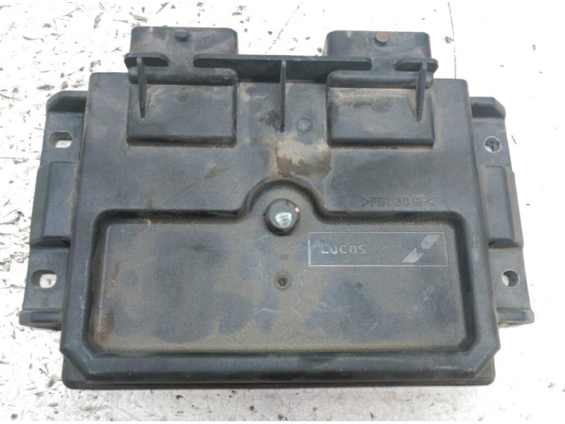 Recambio de centralita motor uce para peugeot 206 berlina x-line referencia OEM IAM 9641390180 9646672880 R04080030C