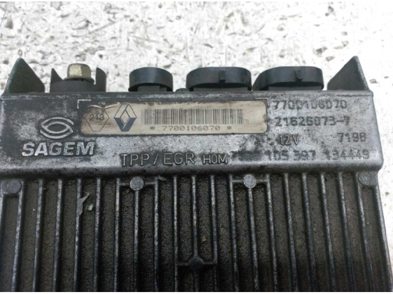 Recambio de centralita motor uce para renault laguna (b56) 2.2 dt rxe referencia OEM IAM 7700106970 216250737 