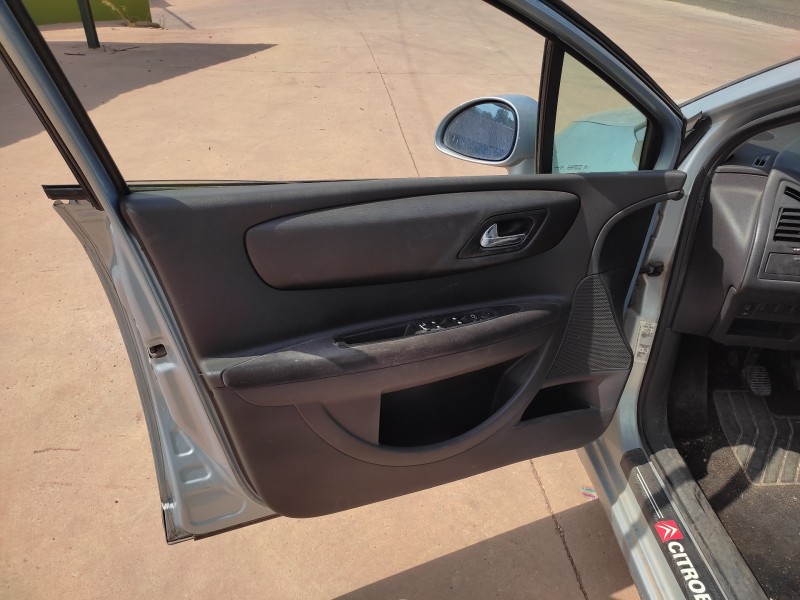 citroën c4 berlina del año 2005