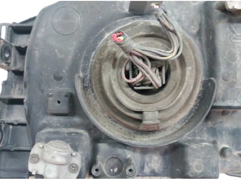 Recambio de faro derecho para mitsubishi montero (v20/v40) referencia OEM IAM 110-37747  
