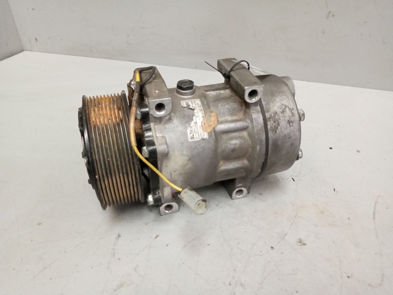 Recambio de compresor aire acondicionado para renault midlum 4.8 diesel referencia OEM IAM SL7H15  