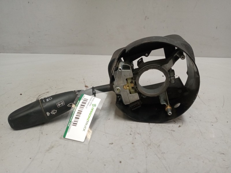 Recambio de mando limpia para riocar march 07 referencia OEM IAM 2816739051  