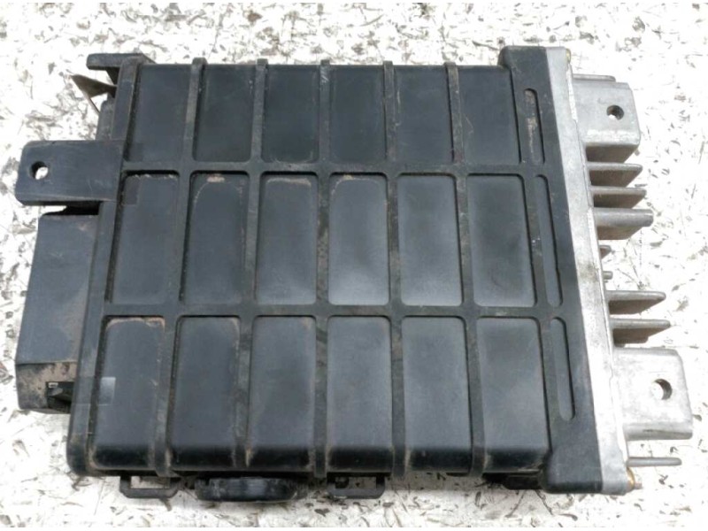 Recambio de centralita motor uce para volkswagen passat (321/323/331) gls referencia OEM IAM 0280000752 1756000364 