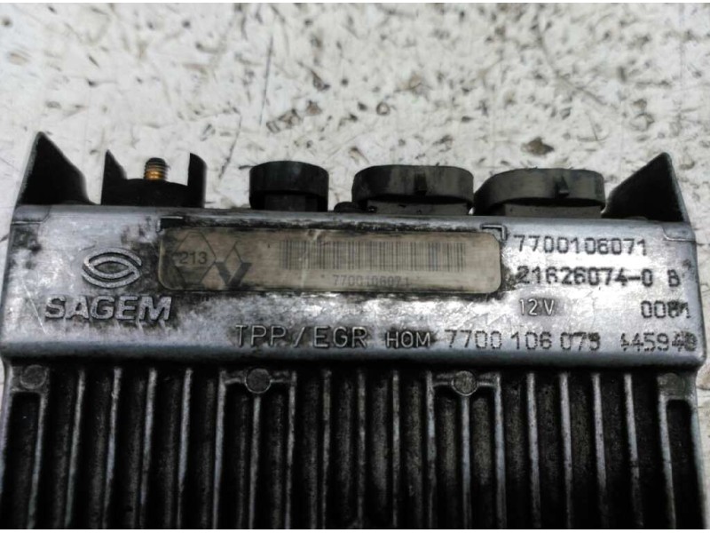Recambio de centralita motor uce para renault espace /grand espace (je0) 2.2 turbodiesel referencia OEM IAM 7700106071  