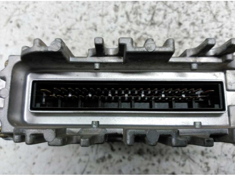 Recambio de centralita motor uce para volkswagen golf iii berlina (1h1) cl referencia OEM IAM 0261203647 032906026 26SA0000