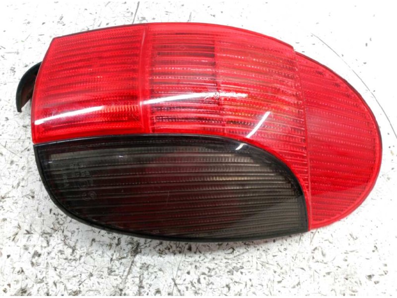 Recambio de piloto trasero derecho para peugeot 306 break 1.6 cat referencia OEM IAM   