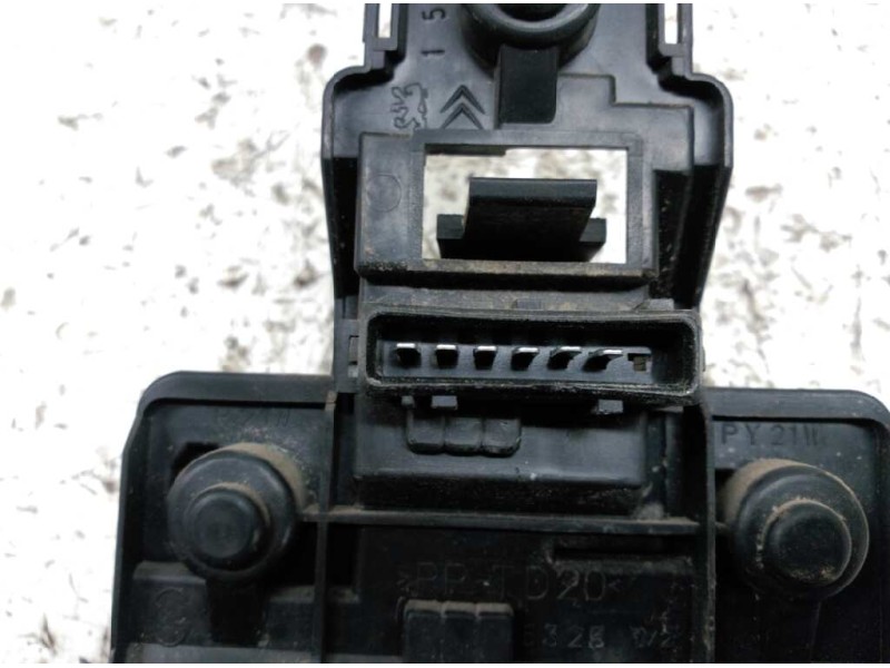 Recambio de portalamparas para peugeot 306 break 1.8 cat referencia OEM IAM  TRASERO IZQUIERDO 