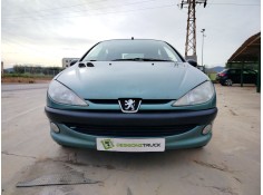 peugeot 206 berlina del año 2000