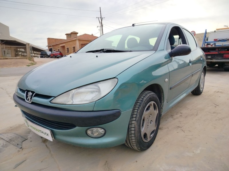 peugeot 206 berlina del año 2000