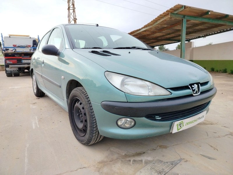 peugeot 206 berlina del año 2000