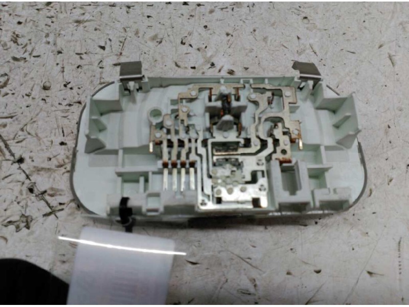 Recambio de luz interior para citroen c2 furio referencia OEM IAM 9680717080  