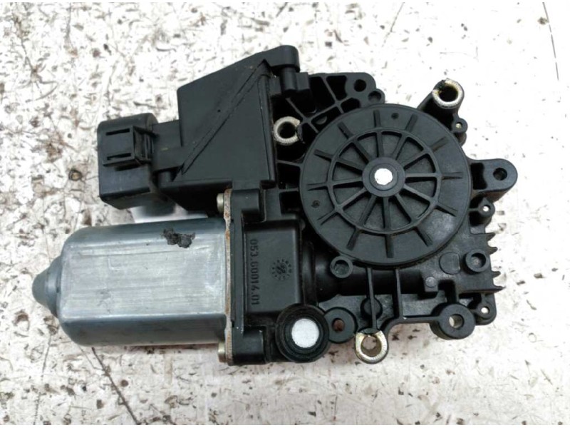 Recambio de motor elevalunas delantero derecho para audi a4 berlina (b5) 1.8 20v referencia OEM IAM   