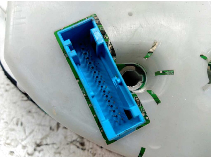 Recambio de cuadro instrumentos para audi a4 berlina (b5) 1.9 tdi referencia OEM IAM   