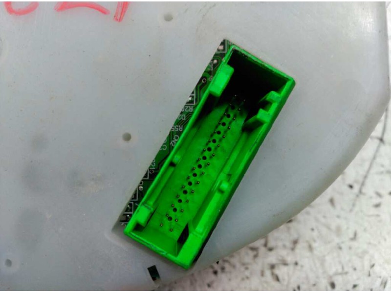 Recambio de cuadro instrumentos para audi a4 berlina (b5) 1.9 tdi referencia OEM IAM   