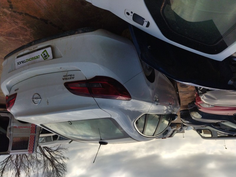 opel astra j (p10) del año 2017