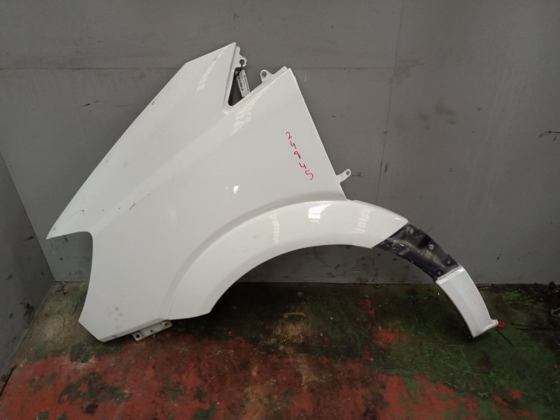 Recambio de aleta delantera izquierda para riocar march 07 referencia OEM IAM   