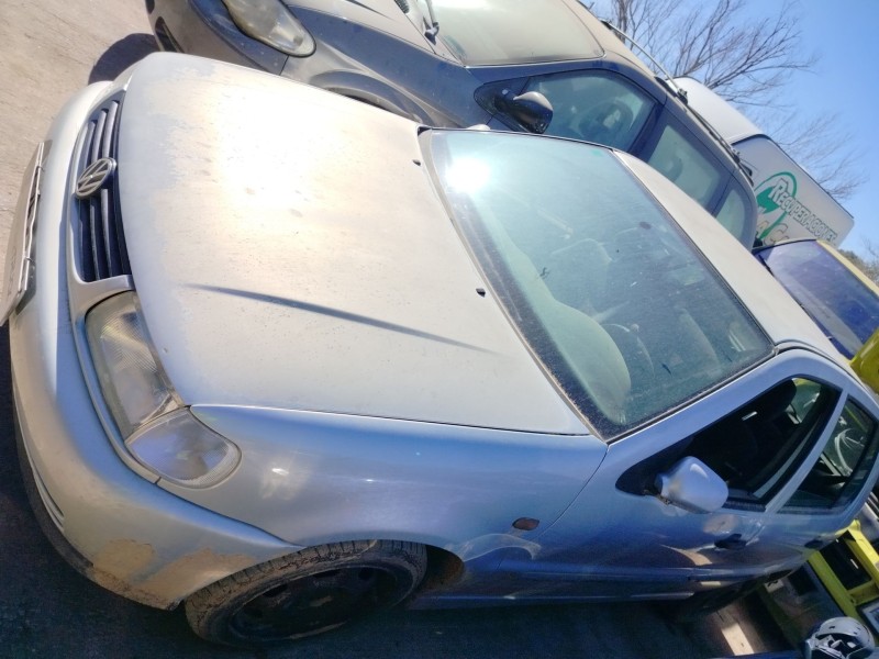 volkswagen polo berlina (6n1) del año 1994