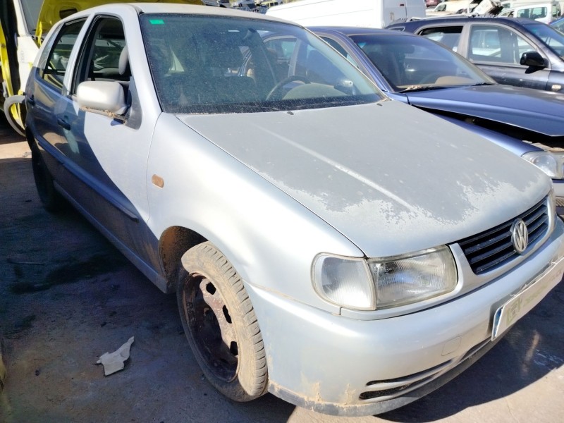 volkswagen polo berlina (6n1) del año 1994