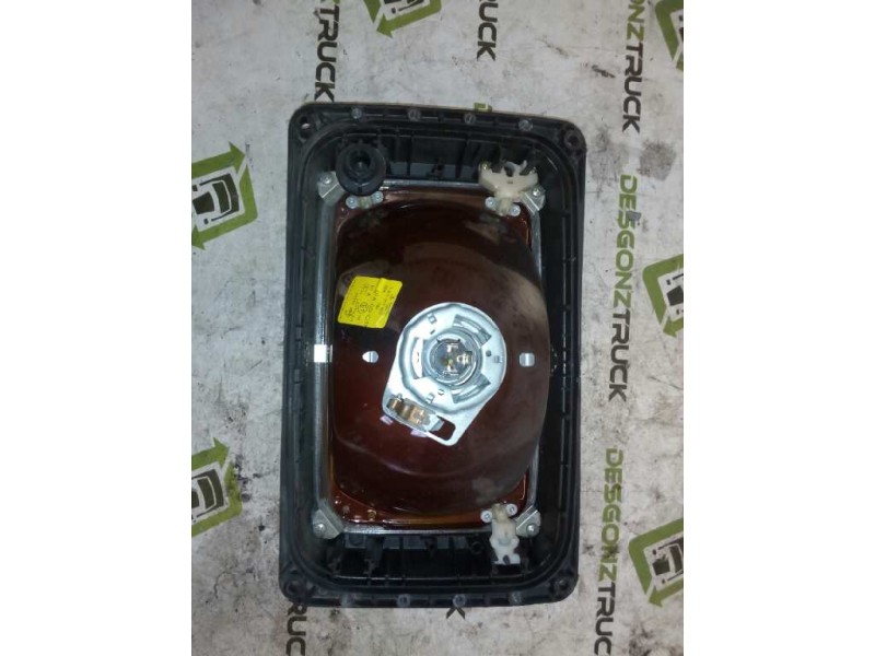 Recambio de faro derecho para man autobus castrosua cs-40 referencia OEM IAM 0301017303  