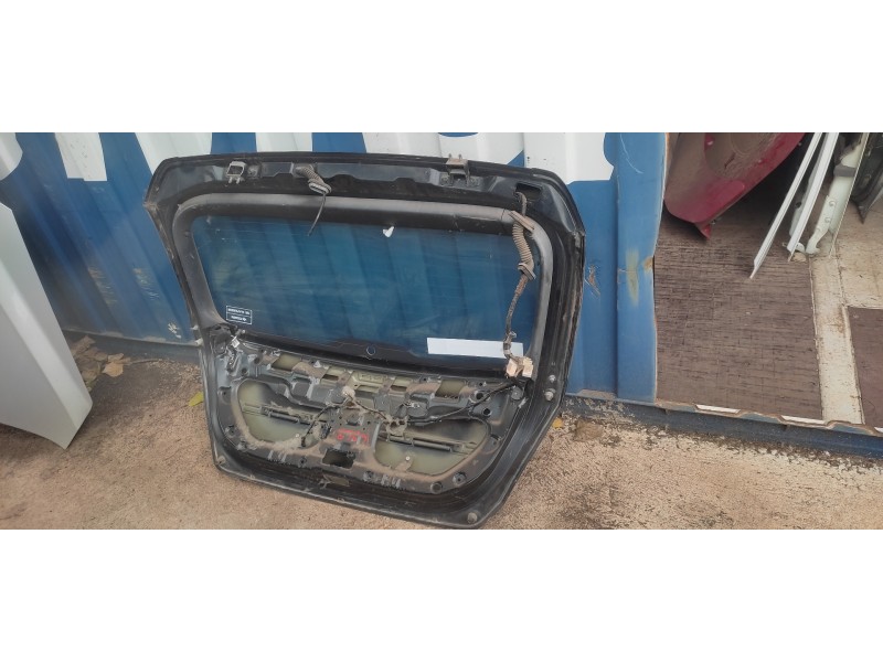 Recambio de porton trasero para hyundai i30 1.6 crdi cat referencia OEM IAM   