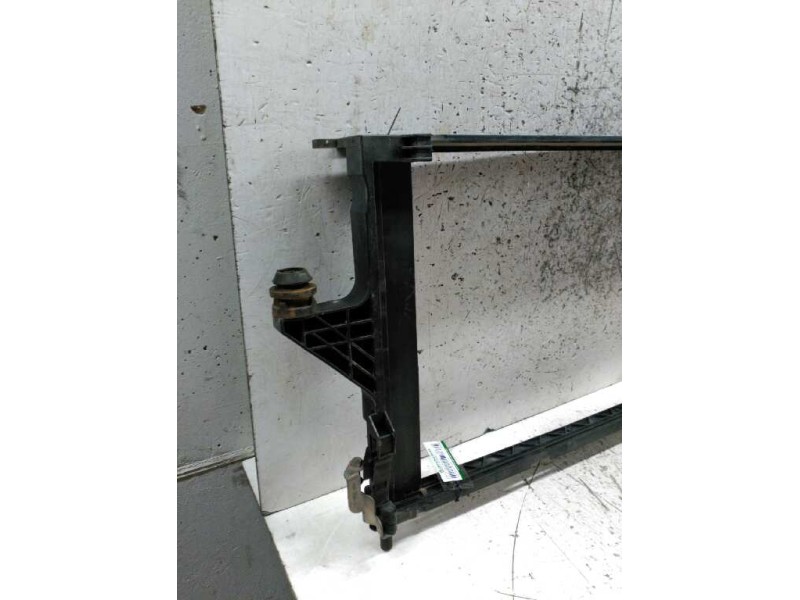 Recambio de envolvente radiador para volvo c30 2.0 kinetic referencia OEM IAM 4N518A419AE  