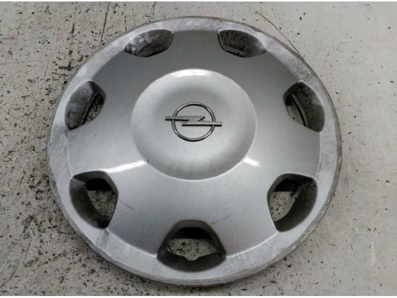 Recambio de tapacubos para opel corsa c club referencia OEM IAM 90576180 13´´ 