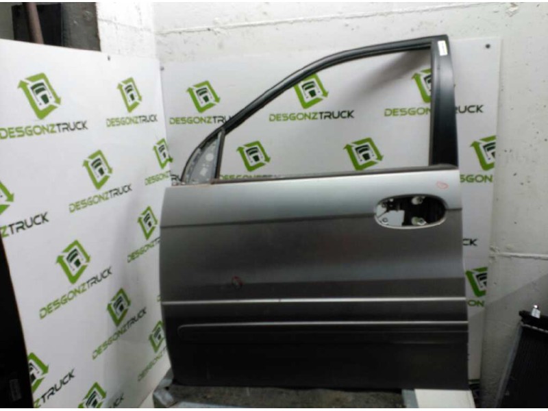 Recambio de puerta delantera izquierda para kia carnival ii 2.9 cdri ex referencia OEM IAM   