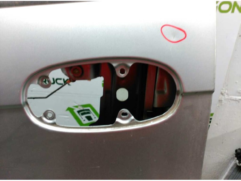Recambio de puerta delantera izquierda para kia carnival ii 2.9 cdri ex referencia OEM IAM   