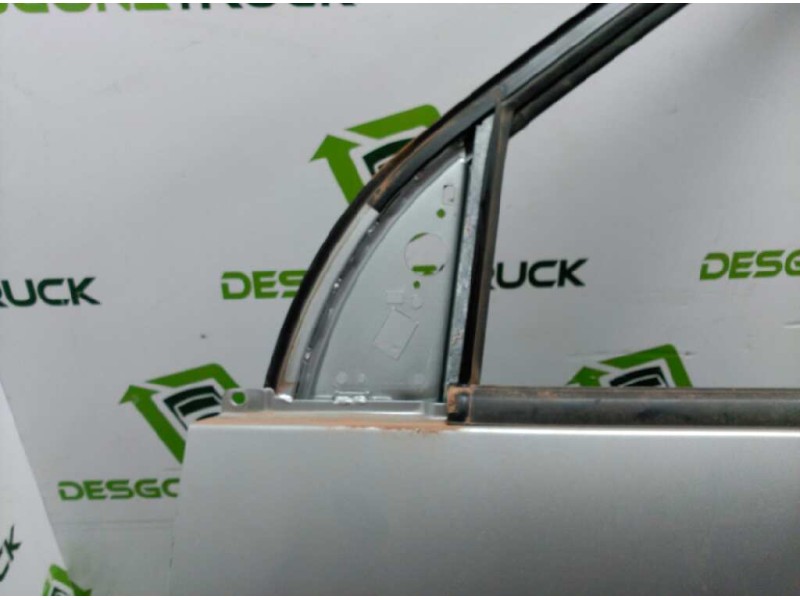 Recambio de puerta delantera izquierda para kia carnival ii 2.9 cdri ex referencia OEM IAM   