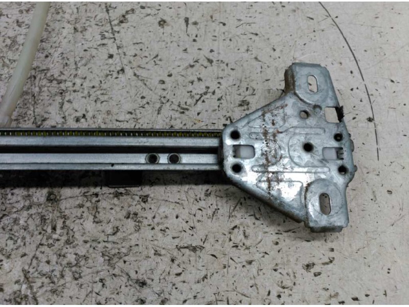 Recambio de elevalunas delantero derecho para renault master desde ´98 referencia OEM IAM 7700352491  