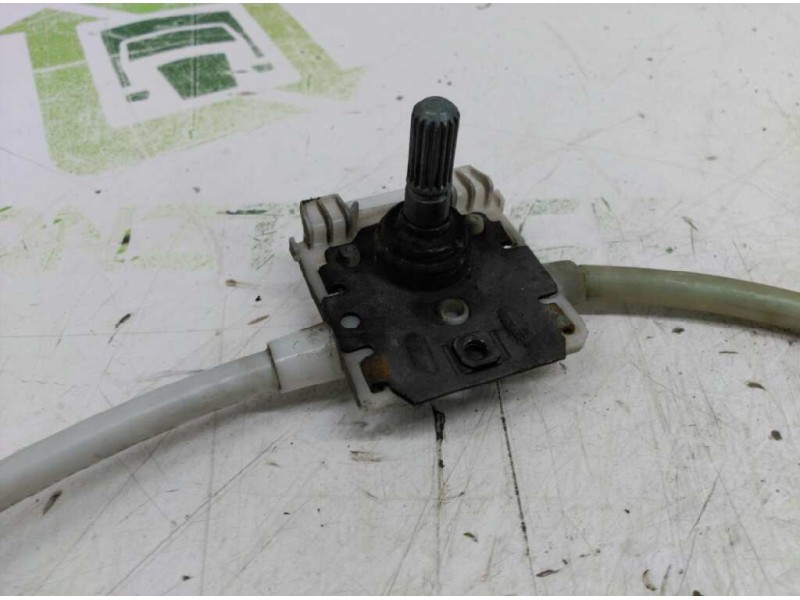Recambio de elevalunas delantero izquierdo para renault master desde ´98 referencia OEM IAM 7700352490  