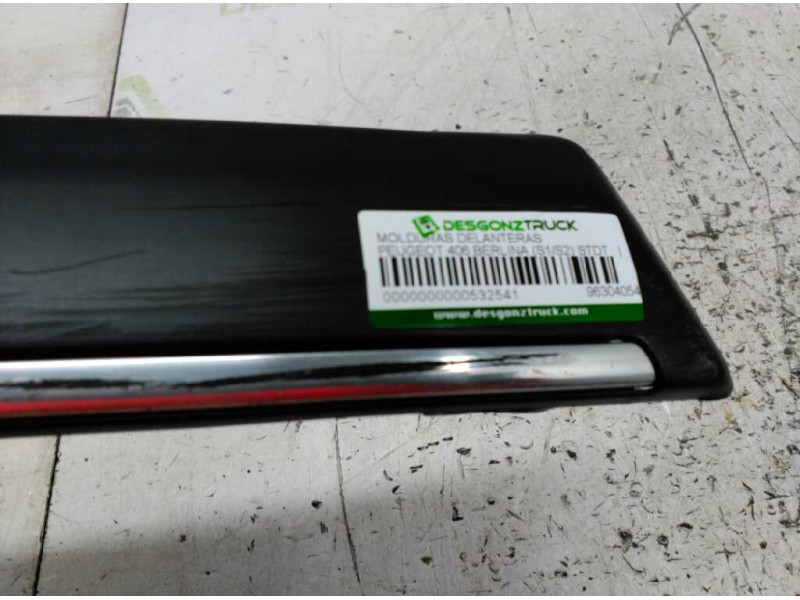 Recambio de molduras delanteras para peugeot 406 berlina (s1/s2) stdt referencia OEM IAM 9630405470 PARAGOLPES 