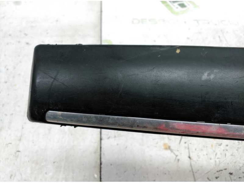 Recambio de molduras delanteras para peugeot 406 berlina (s1/s2) stdt referencia OEM IAM 9630405470 PARAGOLPES 