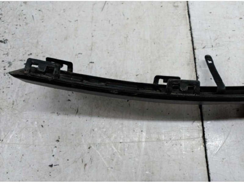Recambio de molduras delanteras para peugeot 406 berlina (s1/s2) stdt referencia OEM IAM 9630405470 PARAGOLPES 
