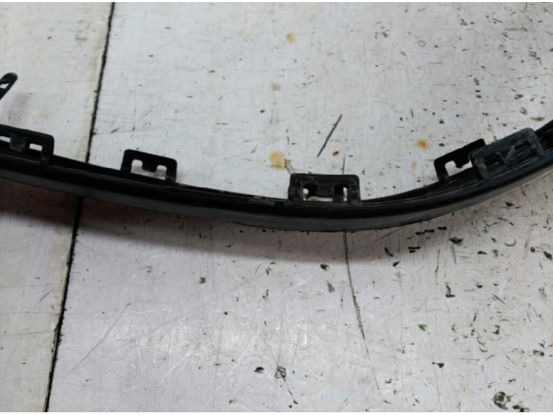 Recambio de molduras delanteras para peugeot 406 berlina (s1/s2) stdt referencia OEM IAM 9630405470 PARAGOLPES 