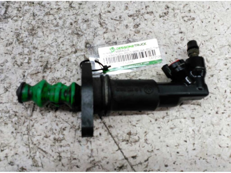 Recambio de bomba embrague para volkswagen polo berlina (6n2) trendline referencia OEM IAM 6N1721388  