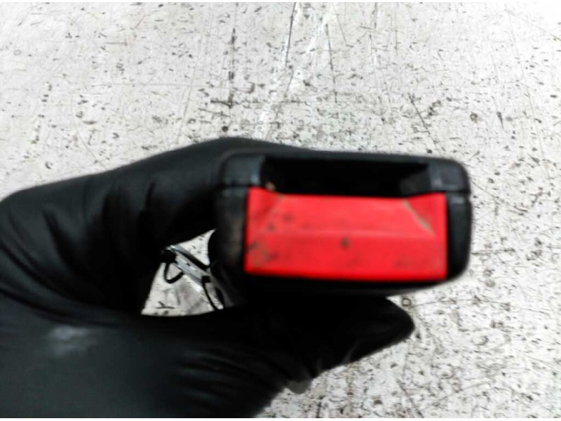 Recambio de cinturon seguridad trasero central para volkswagen polo berlina (6n2) trendline referencia OEM IAM  IZQUIERDO 