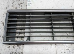 Recambio de rejilla delantera central para renault 6 1.1 gtl referencia OEM IAM    2