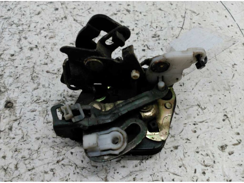 Recambio de cerradura puerta trasera izquierda para mitsubishi santamo (hyundai) santamo confort referencia OEM IAM   