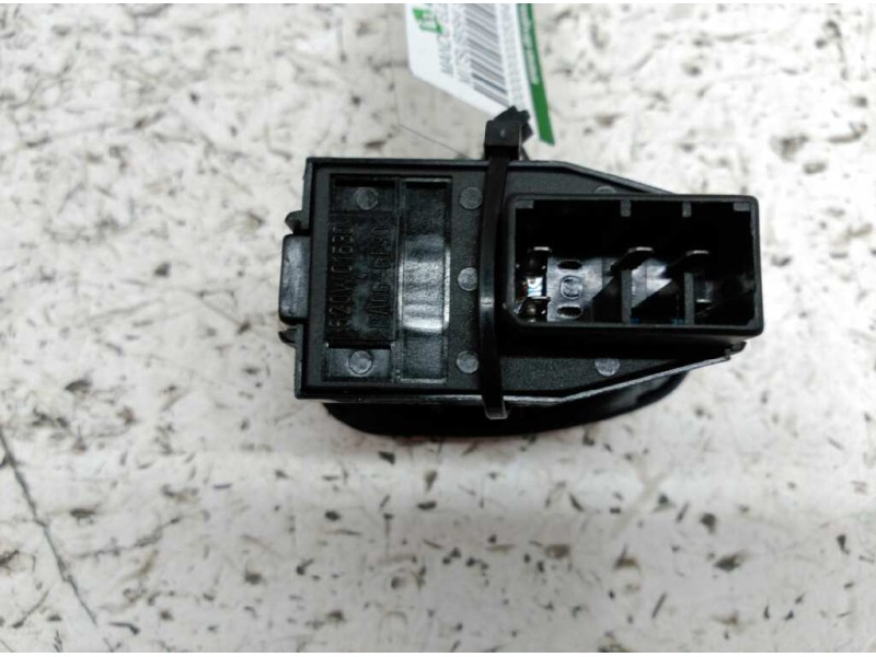 Recambio de mando elevalunas trasero izquierdo para mitsubishi santamo (hyundai) santamo confort referencia OEM IAM 93570M2501  
